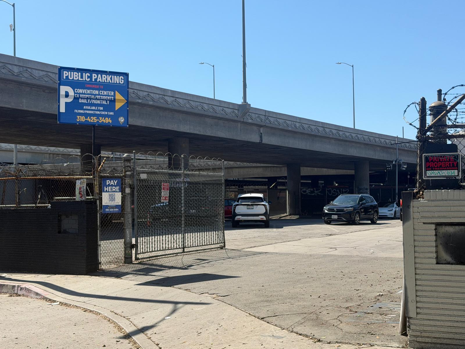 1601 South Hope Street, Los Angeles, CA parking lot