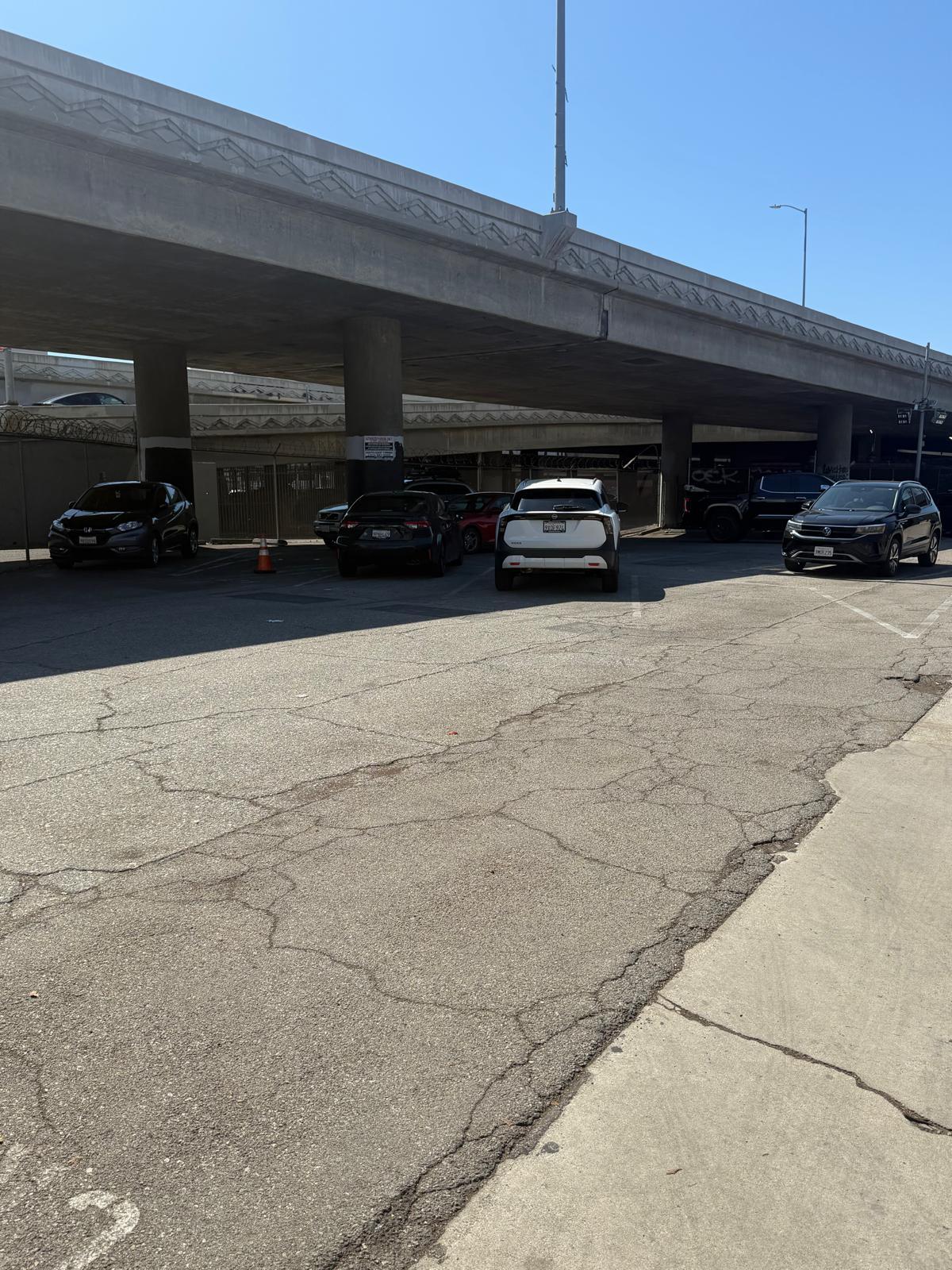 1601 South Hope Street, Los Angeles, CA parking lot