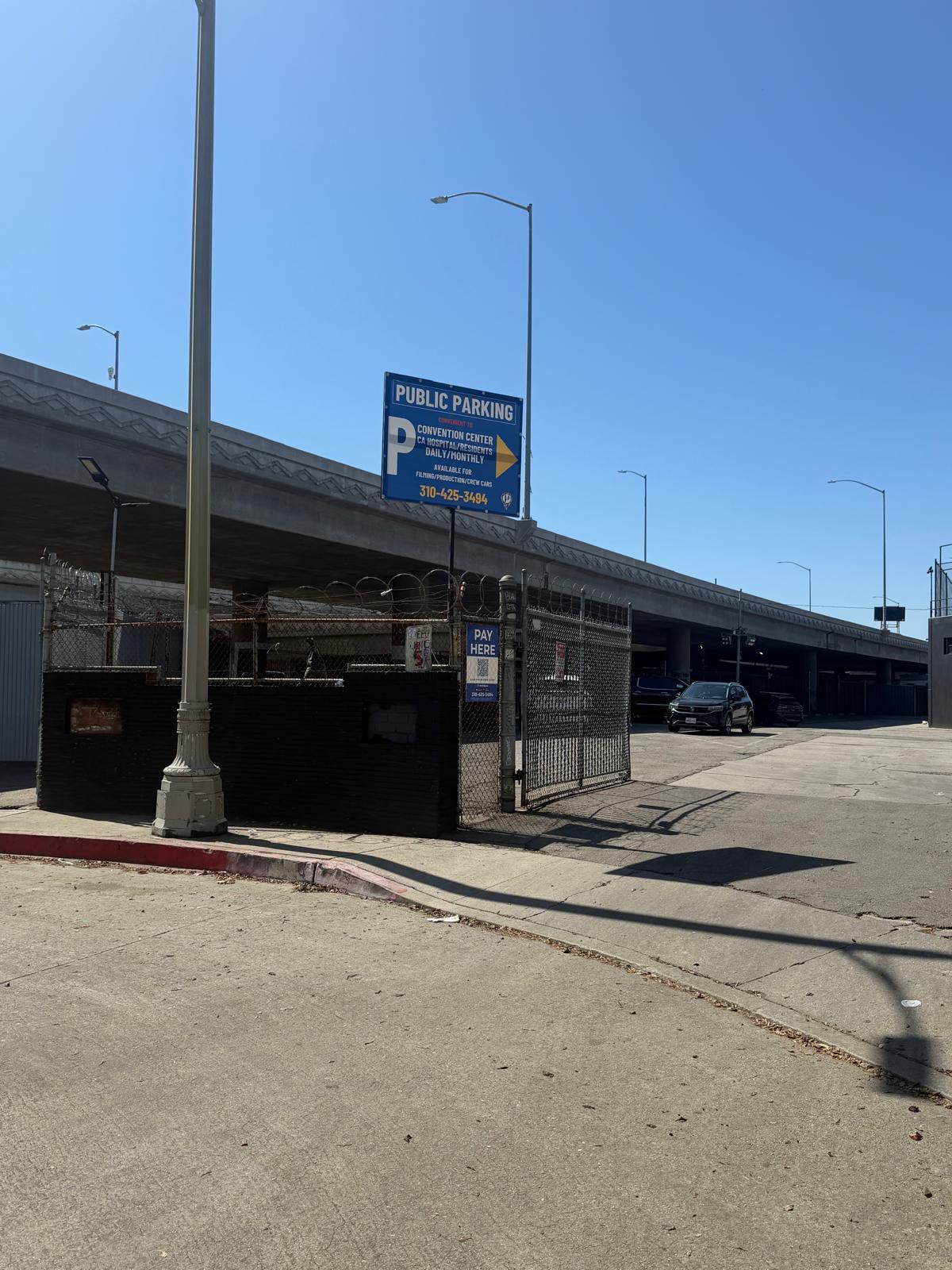 1601 South Hope Street, Los Angeles, CA parking lot